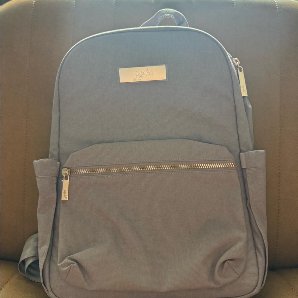 Gray Backpack by Jujube
